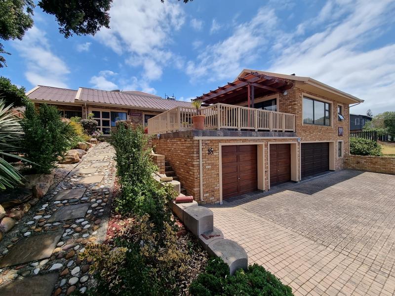 5 Bedroom Property for Sale in Reebok Western Cape